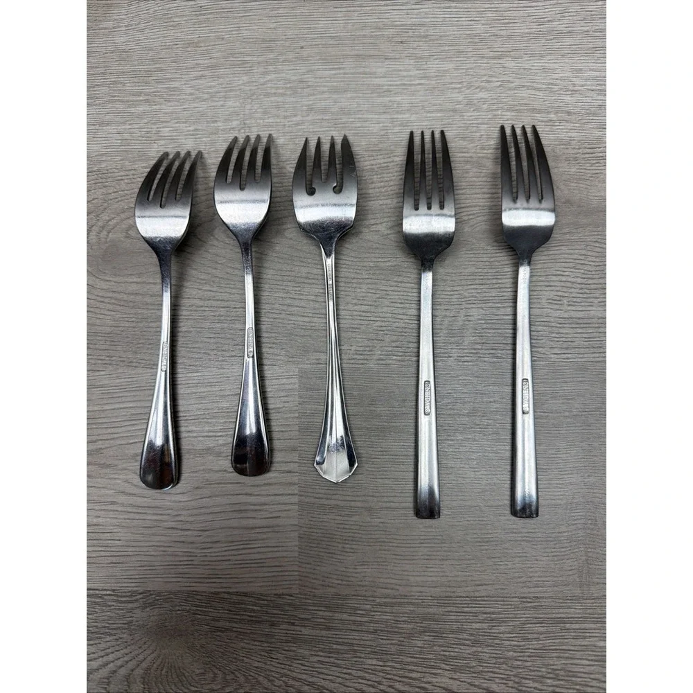 Lot Of 7 Oneida Silver (Stainless) Flatware. Two 4.5